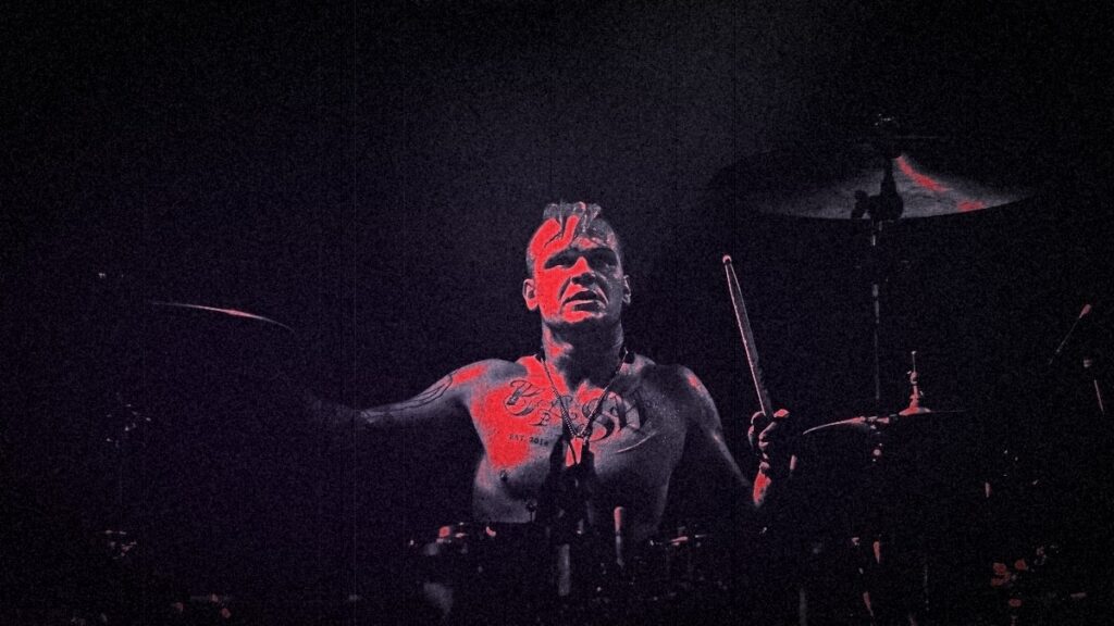 Coal Chamber’s Mikey Cox Breaks Femur, DevilDriver’s Davier Perez Fills In for Halloween Show